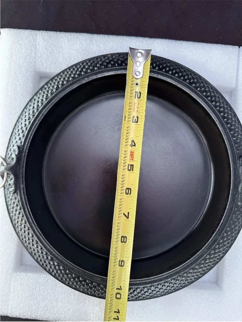 VTG Japanese heavy cast iron sukiyaki nabe (hot pot) textured hobnail rim nambu